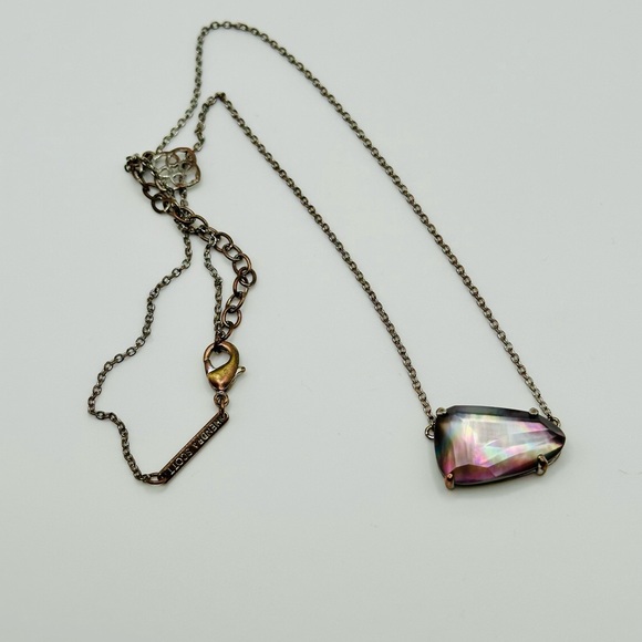 Kendra Scott Isla Black Pearl Pendant - Picture 4 of 5